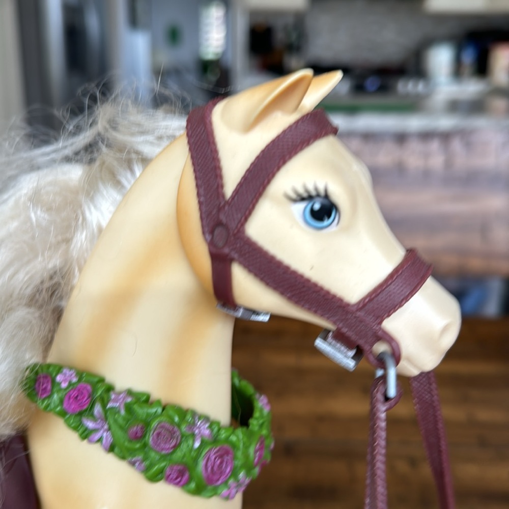 Vintage Barbie Horse with Mane & Tail and Floral Garland , Saddle, and R… - Picture 14 of 16